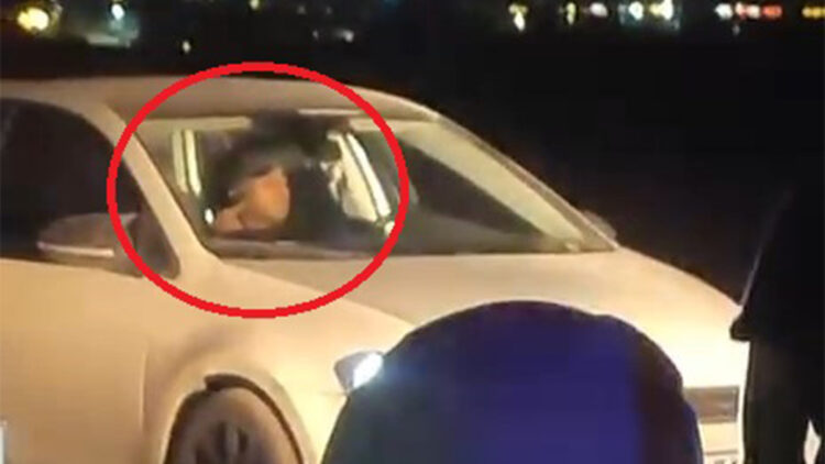 Rastgele ateş açıp silahı başına dayadı
