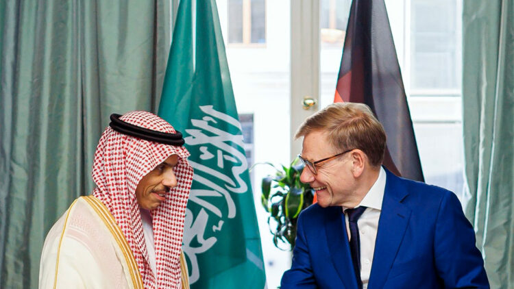 Suudi Arabistan ve Almanya'dan Hürmüz Boğazı çağrısı