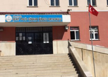 Şehit Polis Gökhan Kirazlı Ortaokulu'nun ismi değiştirildi mi?