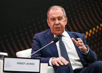 Sergey Lavrov’dan Avrupa’ya sert uyarı: “Ukrayna’ya asker gönderilmesi savaş ilanı olur”
