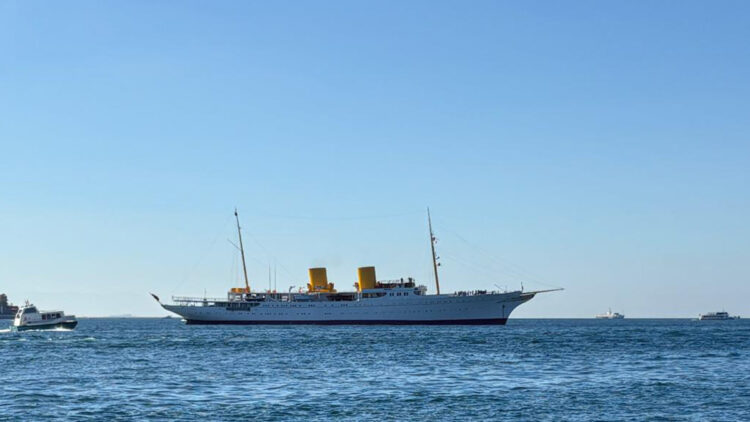TCG Savarona Eğitim Gemisi İstanbul’da
