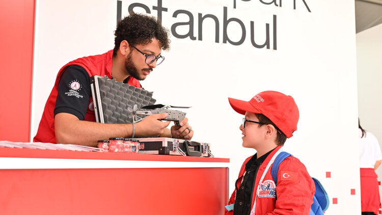 Teknopark İstanbul, girişimleri ve teknoloji atölyeleriyle TEKNOFEST 2026’da