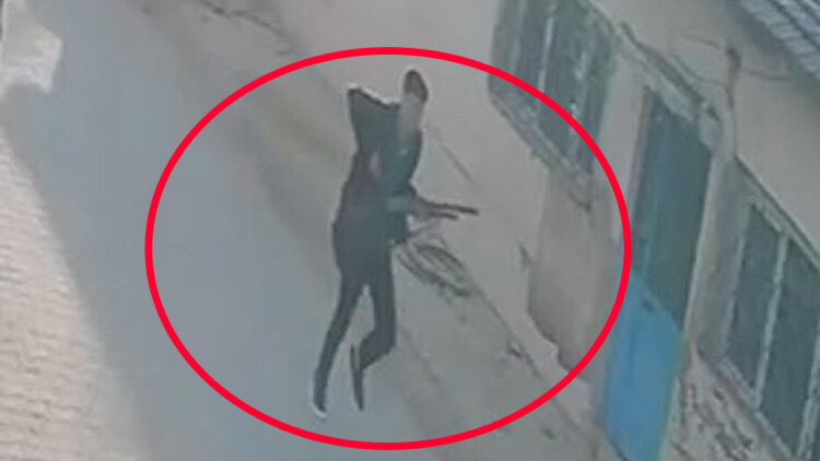 Turgutlu’daki okul saldırısında şüpheli kamerada: Elinde av tüfeğiyle kaçtı