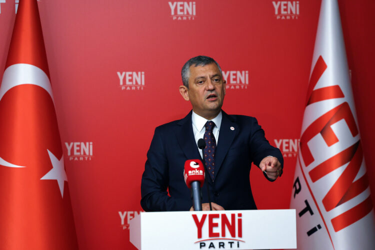Özgür Özel’den Mansur Yavaş’ın istifasına ilk değerlendirme: “Tarihin doğru tarafında durdu”