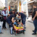 Ehliyetsiz sürücünün kullandığı motosiklet taksiye çarptı; kaza kamerada