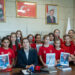 Minik güreşçilerden Bakan Yardımcısı Yerlikaya ve Yasemin Adar Yiğit’e ziyaret
