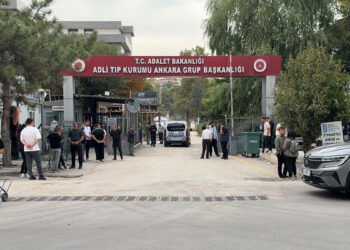 Ankara'da 3 kişiyi öldürdü, polisi görünce intihar etti