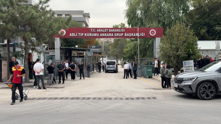 Ankara'da 3 kişiyi öldürdü, polisi görünce intihar etti