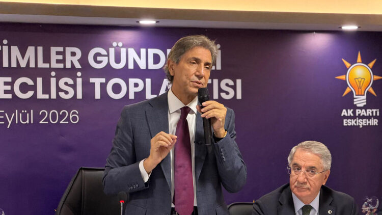 AK Parti'li isimden CHP'ye ağır sözler: "İki yakasının bir araya geleceğini düşünmüyorum"