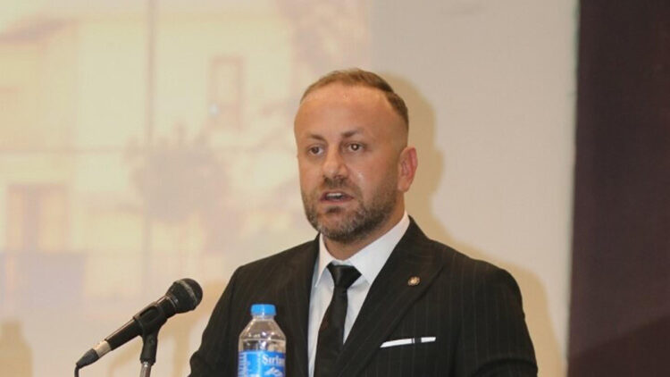 Altay'da Sinan Kanlı'dan dönüş sinyali: "Altay yalnız kalmaz"