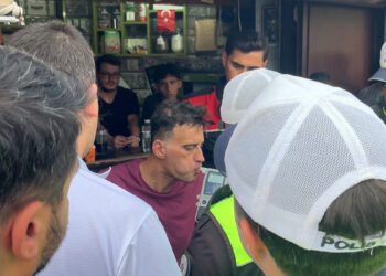 Kaza yapan sürücü kendini ele verdi: Alkolmetreyi üflemek yerine içine çekti