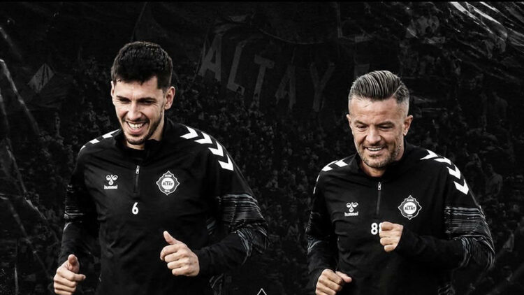 Altay'dan kaptanlara veda: "Teşekkürlerimizi sunarız"