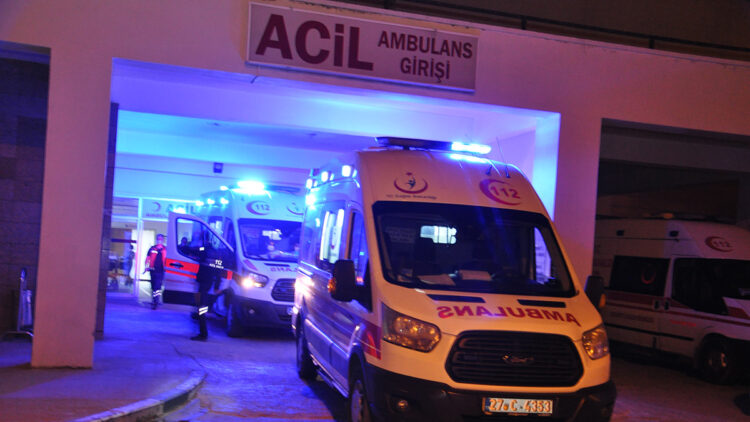 Gaziantep’te kavga ettiği husumetlilerine tabancayla ateş açtı: 2 ölü, 1 yaralı