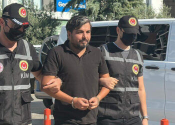 Yurt dışına çıkış yasağı olan Arif Kocabıyık Kapıkule'de TIR dorsesinde yakalandı: Adliyeye sevk edildi