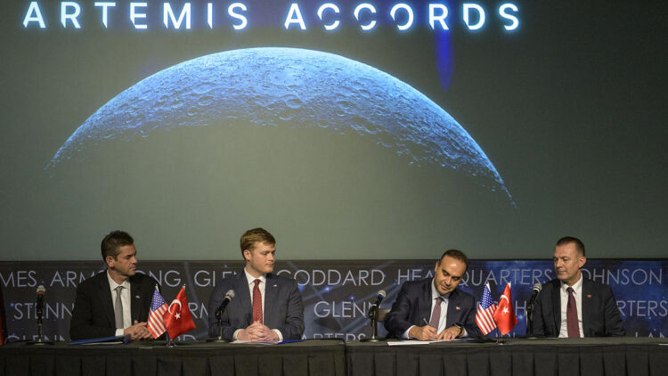 Türkiye, sivil uzay faaliyetlerine katılacak: Artemis Anlaşmaları’nı imzalayan 71’inci ülke oldu