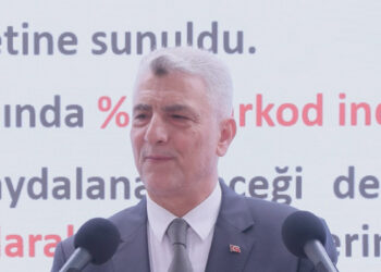 Bakan Bolat, 'E-Ticaret ve Perakende Zirvesi'nde konuştu