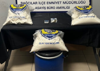 Bağcılar'da iş yerine uyuşturucu operasyonu; 22 kilo 970 gram ham madde ele geçirildi