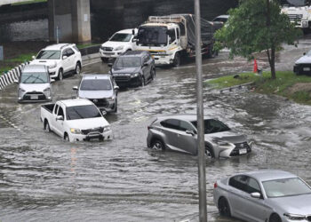 Bangkok'ta muson yağmurları sele yol açtı: Binlerce kişi tahliye edildi