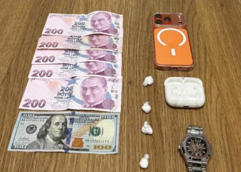 Beşiktaş’ta yunus polisi motosiklet sürücüsünün kol saatinde uyuşturucu ele geçirdi