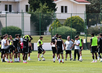Beşiktaş Avrupa Ligi kadrosunu duyurdu: Rashica kendine yer bulamadı