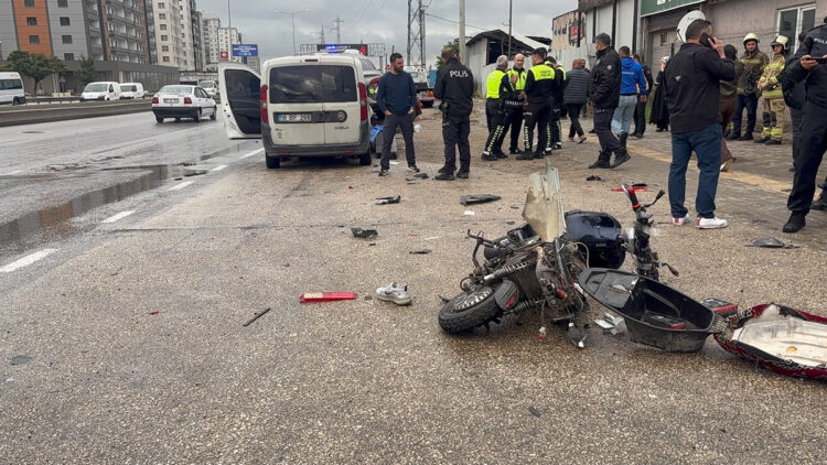 Bursa'da feci kaza: Hafif ticari aracın çarptığı elektrikli bisiklet sürücüsü öldü