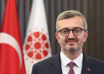 Burhanettin Duran İsrail'e sert çıktı: "Cumhurbaşkanımıza yönelik hadsiz ifadeleri, soykırımcı sicilini yok etmiyor"