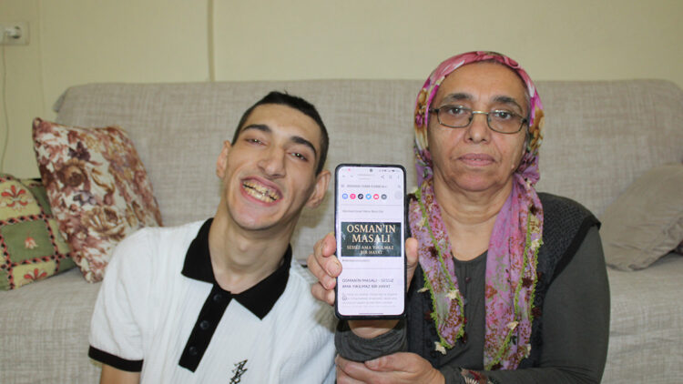 Burnu ile cep telefonu kullanan 'serebral palsili' Osman’ın hedefi kitap yazmak
