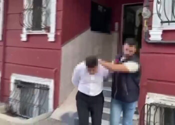 Fatih'te çalıştıkları oteli 1 milyon dolar zarara uğratıp butik otel almışlar; 5 şüpheli tutuklandı