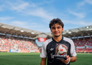 Can Uzun'dan kilit performans: Attığı 2 golle Eintracht Frankfurt’a galibiyeti getirdi