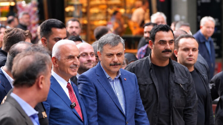 Bakan Mustafa Çiftci, 'Türkiye Yüzyılı Buluşmaları' kapsamında Ümraniye’yi ziyaret etti