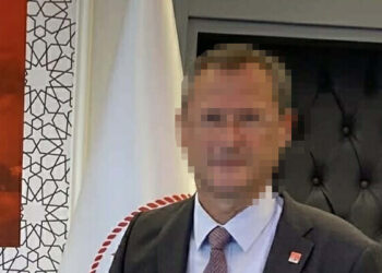 Çin'de gözaltında bulunan Fethiye Belediye Meclis Üyesi CHP'den ihraç edildi