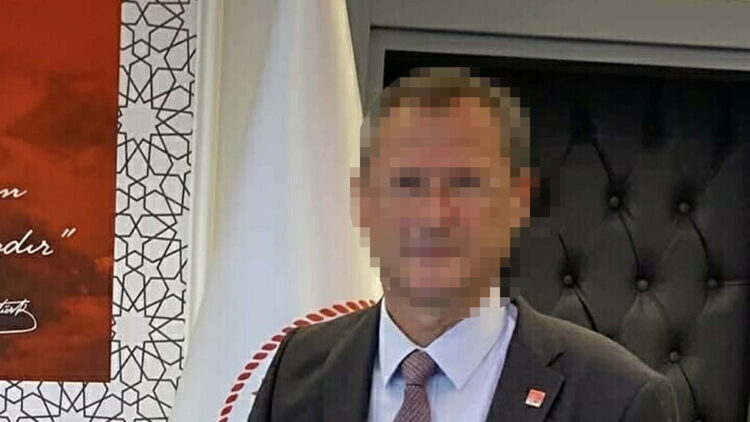 Çin'de gözaltında bulunan Fethiye Belediye Meclis Üyesi CHP'den ihraç edildi