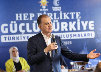 AK Parti'li isim Özgür Özel'i sert eleştirdi: "Yakışıksız üslubunu şiddetle kınıyoruz"