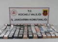 Durdurulan araçta, taklit cüzdanlar ile elektronik sigaralar ele geçirildi