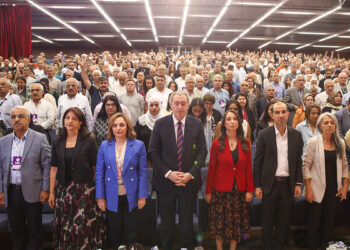 DEM Parti'de Hatimoğulları ve Bakırhan yeniden seçildi
