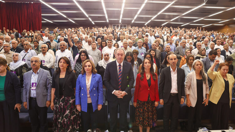DEM Parti'de Hatimoğulları ve Bakırhan yeniden seçildi