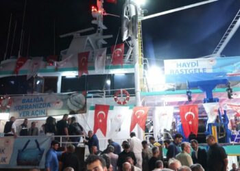 İstanbul'da balıkçılar ‘Vira Bismillah’ diyerek denize açıldı
