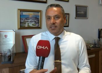'Can yeleği giymek yeterli değil, can sallarının patlatılıp yolcuların yönlendirilmesi gerekli'