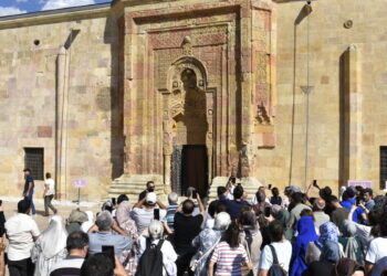 Tarihin taşla yazılmış şaheserinde 'gölge' turizmi