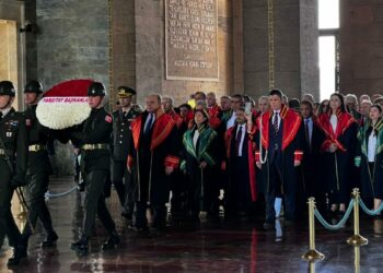 Yargıtay üyelerinden adli yıl açılışında Anıtkabir'e ziyaret