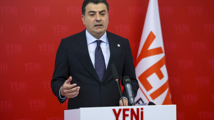 Yeni Partili Emre: Her şeyini ithal eden bir Türkiye gerçeğiyle karşı karşıyayız