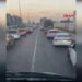 Sürücüler itfaiyeye ‘fermuar yöntemiyle’ yol verdi