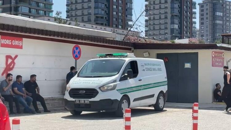 Tüfekle oynarken kendini vuran Muhammed, kurtarılamadı