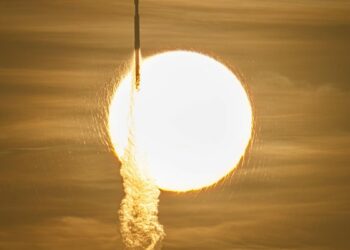 NASA, yeni nesil uzay teleskobu ‘Roman’ı uzaya gönderdi