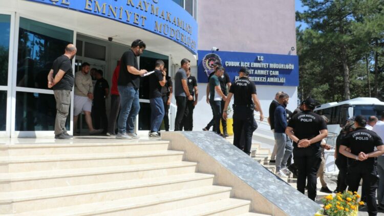 Çubuk’ta uygulama noktalarını paylaşanlara operasyon: 36 gözaltı