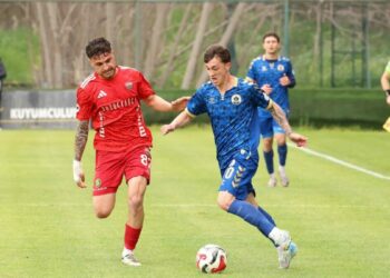 Menemen FK'da Efe Taylan gitti