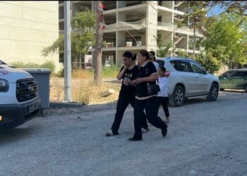 Evindeki çamaşır makinesi yanan kadın, gözyaşlarına boğuldu