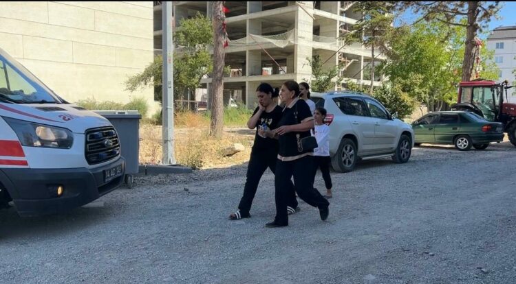 Evindeki çamaşır makinesi yanan kadın, gözyaşlarına boğuldu