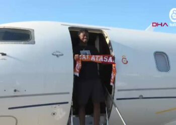 Galatasaray'ın yeni transferi El-Chadaille Bitshiabu, İstanbul'a geldi