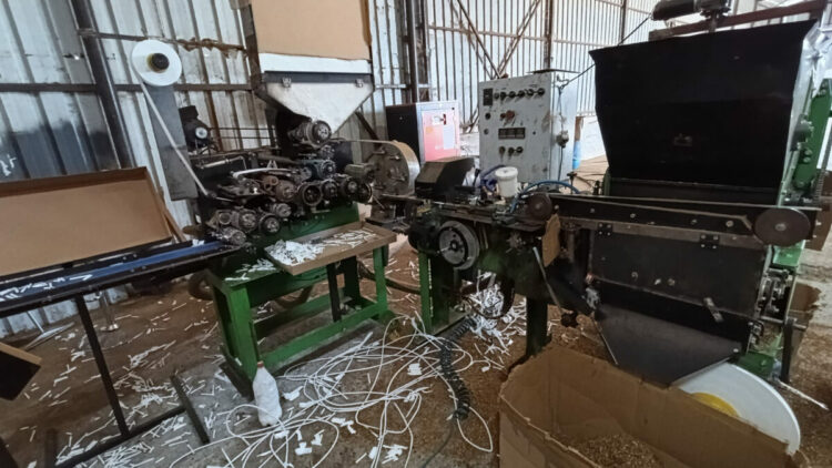 Besihane görünümlü kaçak sigara fabrikasına operasyon